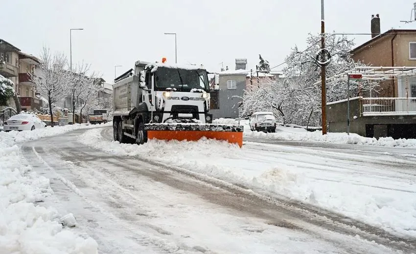 Kar Yağışından Sonra Isparta’da Yol Durumu Güncellendi