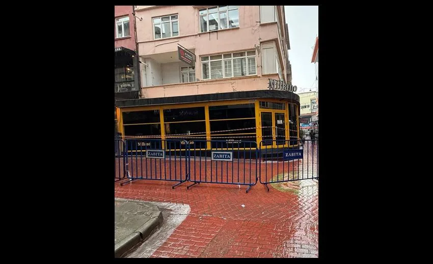 Isparta Kafeler Caddesinde 5 Katlı Bina Yan Yattı!