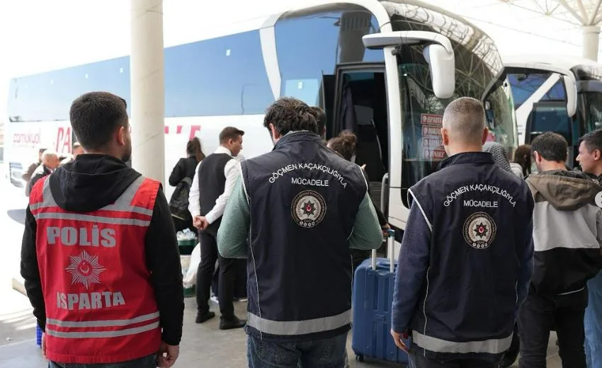 Isparta’da Düzensiz Göç Operasyonu: 9 Yabancı Sınır Dışı Edildi
