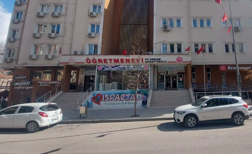 Isparta Öğretmenevi Lokali Kapatılıyor: Eylem mi Yapılacak?