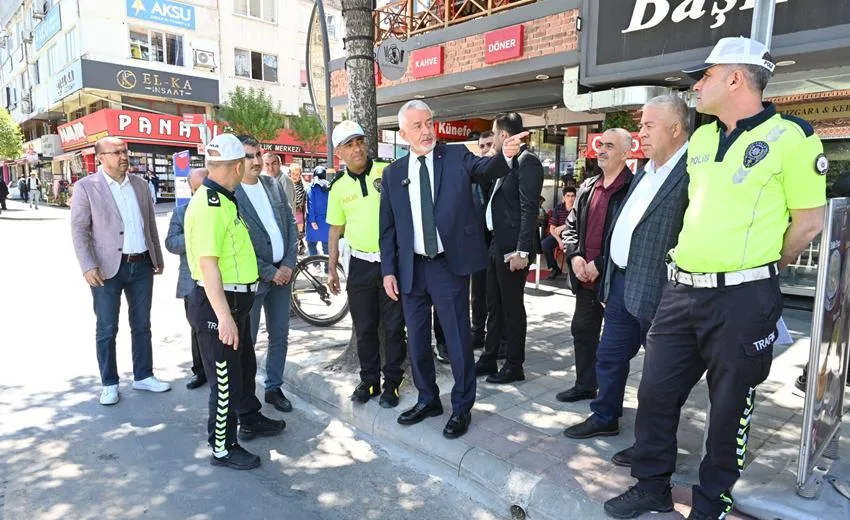 Mimar Sinan Caddesi’nde Yaya Geçitlerine Işıklı Geçiş Geliyor