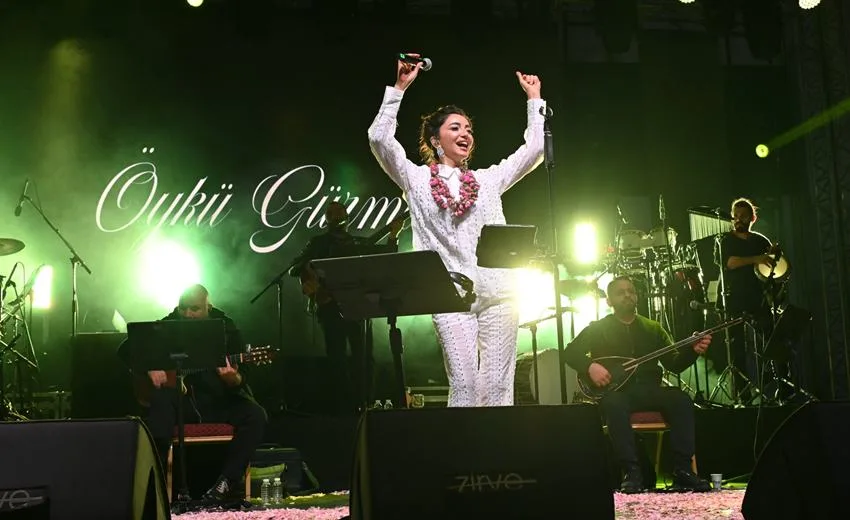 En Güzel Şarkılarını Ispartalılar İçin Seslendirdi