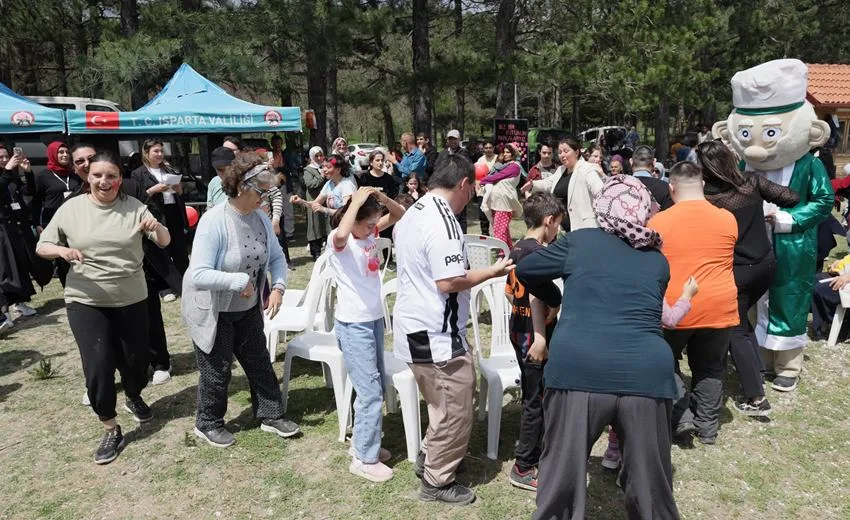 SDÜ’lü Öğrencilerden Engellilere Yönelik Anlamlı Proje