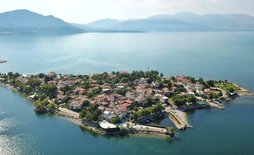 Eğirdir Gölü’nde Sadece Üç Plajda Yüzmeye İzin Verilecek