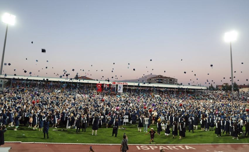 ISUBÜ, 2025 Mezunlarını Verdi