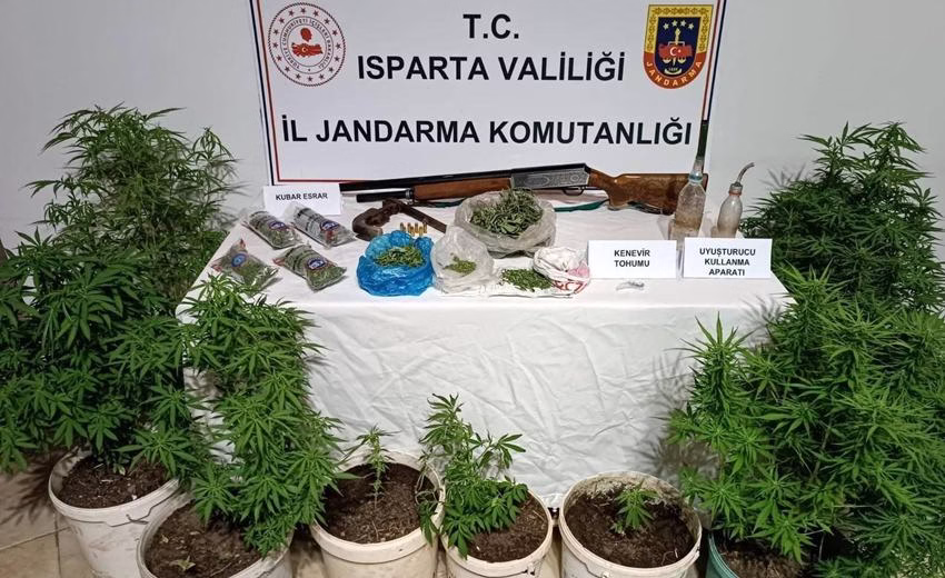 Yalvaç’ta Uyuşturucu Operasyonu: Skunk ve Kubar Esrar Ele Geçirildi