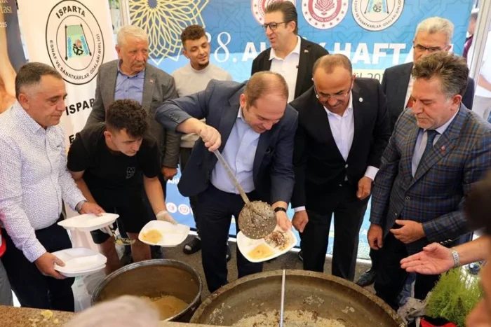 800 Yıllık Gelenek Ahi Pilavı İkramı