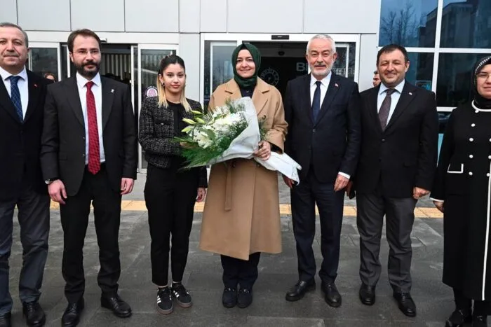 Kaya’dan Isparta’da Dikkat Çeken Mesaj: “En İyi Gönül Belediyeciliği Örneklerinden”