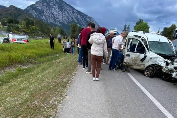 Bayram Yolunda Feci Kaza: 7 Yaralı, 1’inin Durumu Ağır