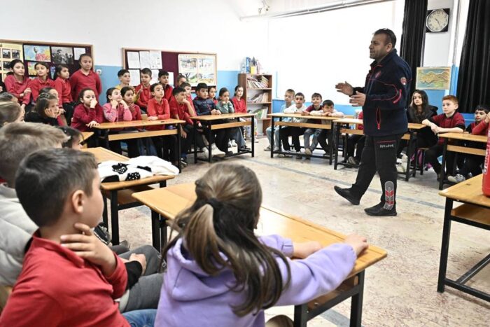 Isparta’da Öğrencilere Uygulamalı Yangın Eğitimi