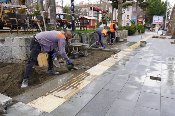 Atatürk Parkı Altındaki Kaldırım Yenileniyor