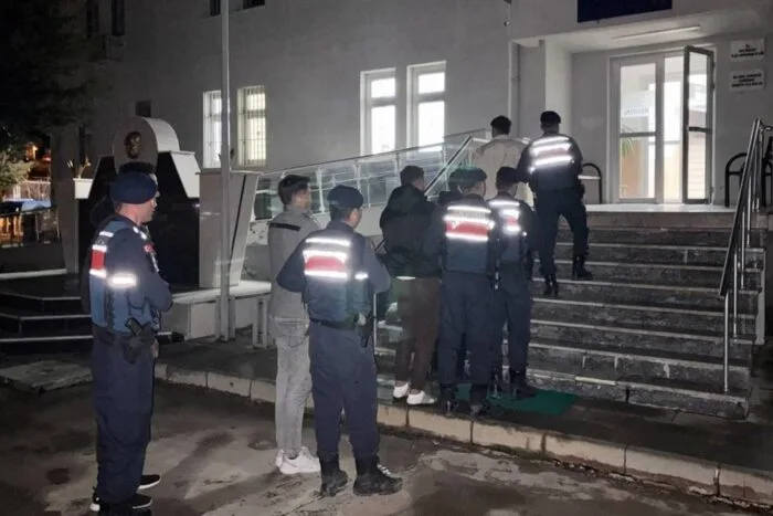 Isparta’da Düzensiz Göç Operasyonu: 56 Yabancı Uyruklu Yakalandı