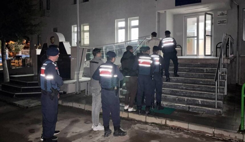 Isparta’da Düzensiz Göç Operasyonu: 56 Yabancı Uyruklu Yakalandı