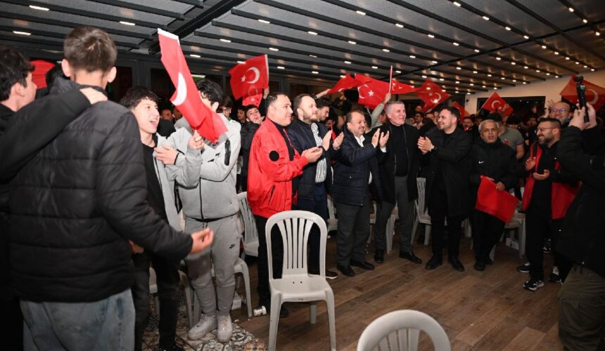Isparta’da Tarihi Gece: Dev Ekranda Milli Coşku!