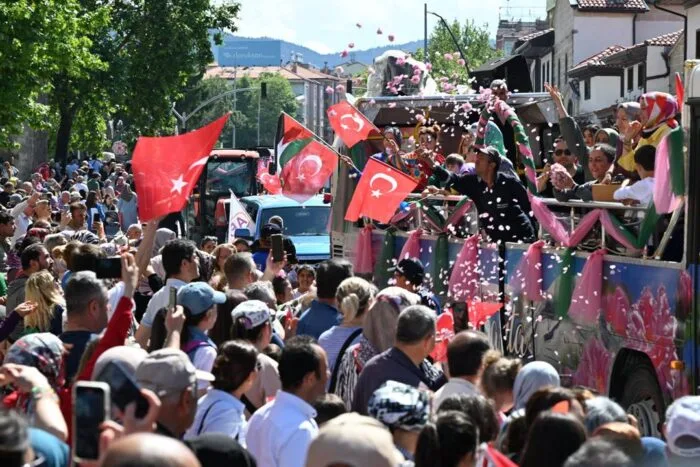 Isparta’da Gül Festivali Coşkusu Başlıyor! İşte 3 Günlük Tam Program ve Konser Takvimi